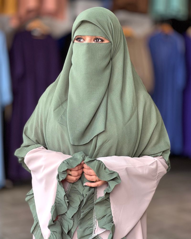 طقم "السكينة" الثلاثي (عباية+فولار+نقاب)